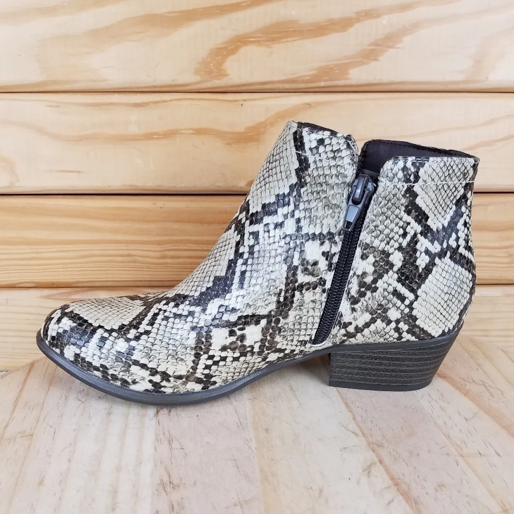 Union Bay 6 US Tabby Faux Snakeskin Double Zip Ankle Booties Biker Boots NEW